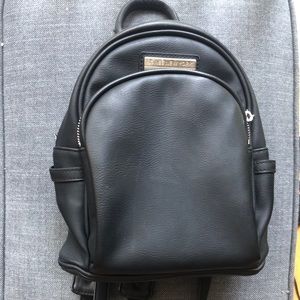 Black back pack purse Jones New York